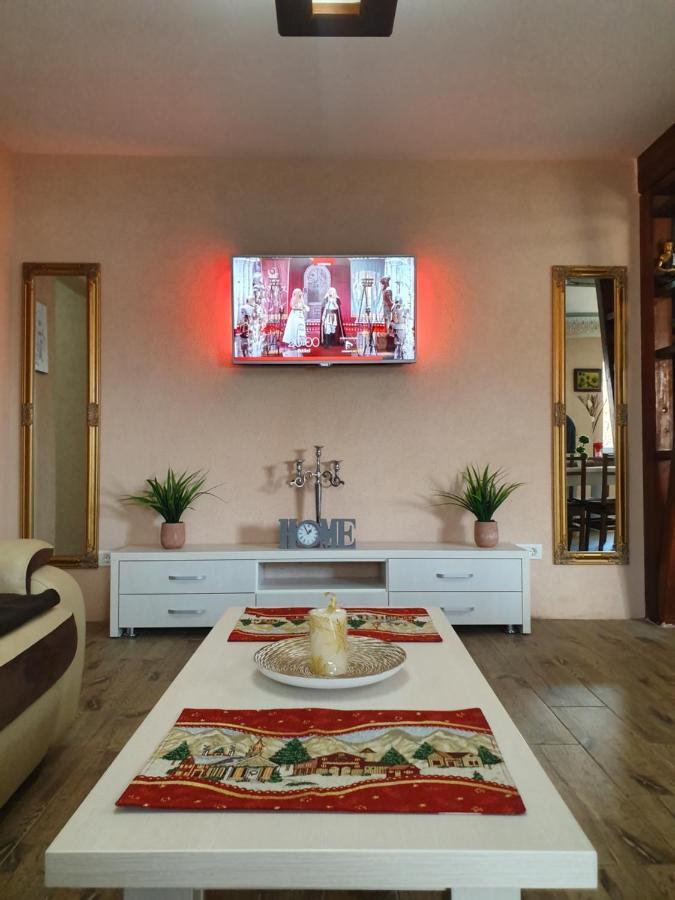 Central Apartament Cristian Arad Dış mekan fotoğraf
